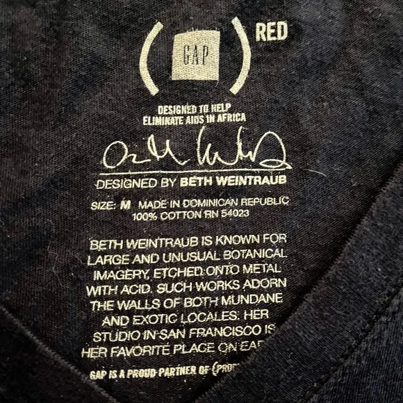 NWOT- soft Gap t shirt - Picture 3 of 4